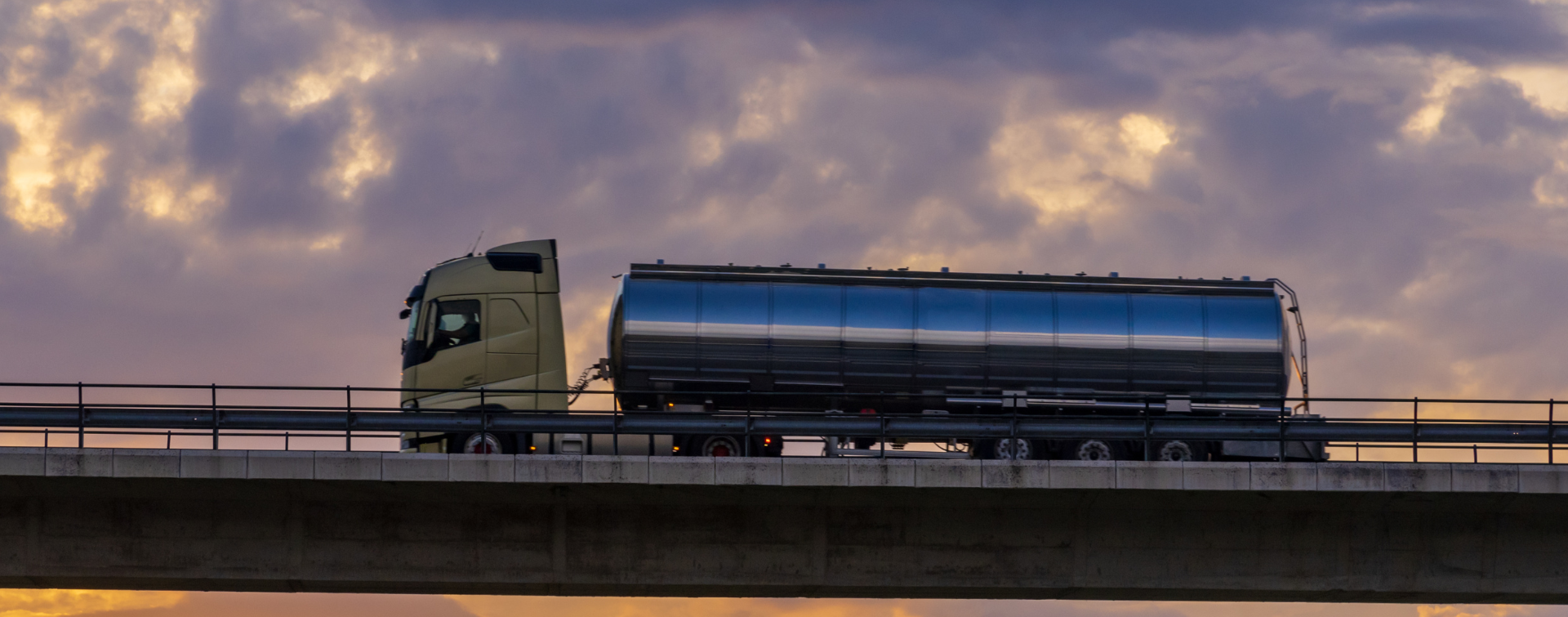 Bild-Homepage-Tankwagen-aspect-ratio-1920-755